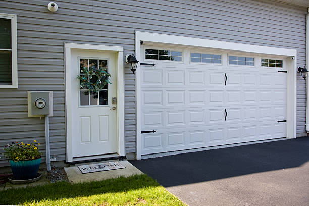 24/7 Emergency Garage Door Panel Replacement experts in Summit View, WA